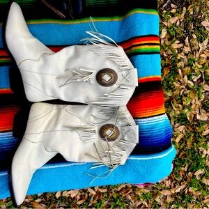 Vintage Cowboy Boots | White Fringe Boot | Retro Cowgirl - Size 6
